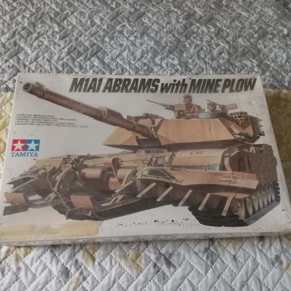 Tamiya M1A1 Abrams with Mine Plow 1/35 Sealed - Picture 1 of 6